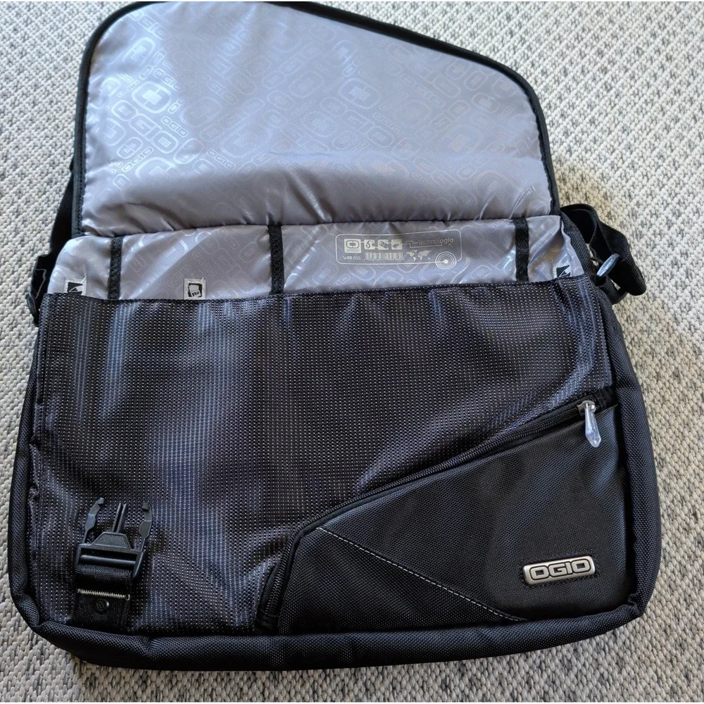 OGIO Voyager Messenger Bag Airport Friendly Laptop Laforce 117023 NWOT MSRP $80